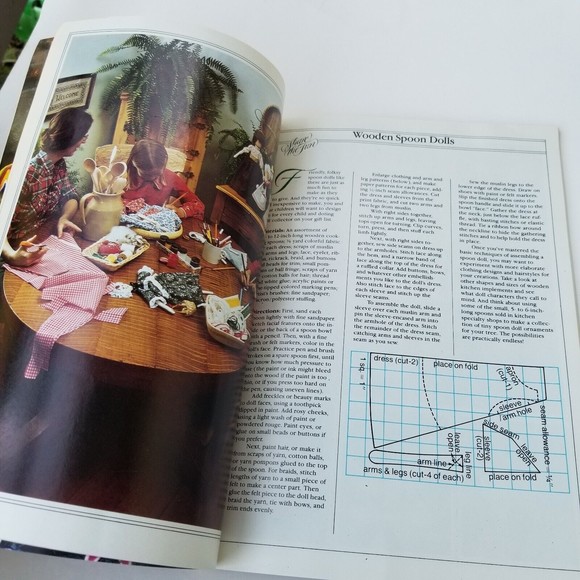 4/$25 Beautiful Holiday Ideas AVON Products Vintage 80s Crafts Recipes DIY Book - Picture 8 of 12